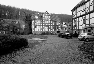 Wohnhaus; Kaufungen, Kirchplatz 1, Kirchplatz 3