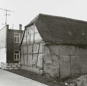 Böhlen-Großdeuben, Hauptstraße 24. Ehem. Gehöft. Stallgebäude (2. H. 19. Jh.). Eckansicht