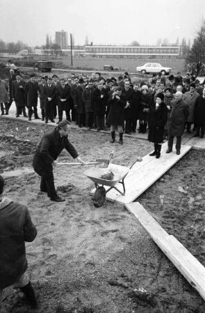 Erster Spatenstich für das Wohnstift Karlsruhe im Erlenweg 2
