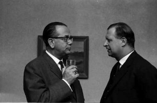 Freiburg: Amerikahaus, Empfang bei Mr. Caroll; Dr. Hans Albrecht Schwarz-Liebermann