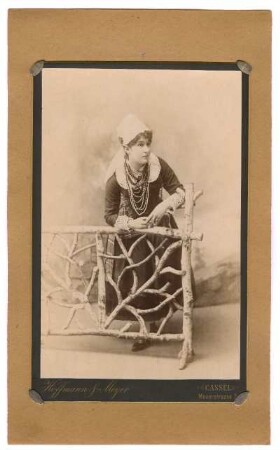 Portrait der Schauspielerin Klara Ziegler
