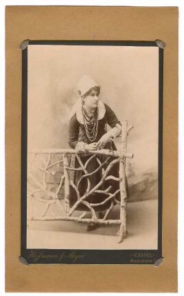 Portrait der Schauspielerin Klara Ziegler