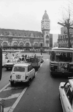 Paris: Gare de Lyon, Außenansicht mit Turm