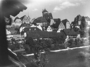 Besigheim über die Enz : Besigheim. Blick über die Enz gegen einen Rundturm (Schochenturm) der ehem. Stadtbefestigung (um 1160)
