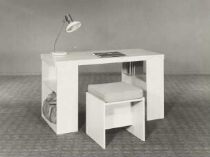 Schreibtisch (Modell 5047/1)