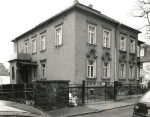 Radebeul, Hauptstraße 30. Wohnhaus (um 1900)