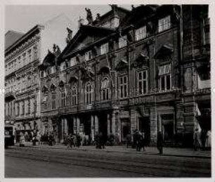 Das hunderttürmige Prag, Palais Piccolomini, Außenansicht