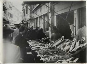 Fischgeschäft : Auslage eines Fischhändlers