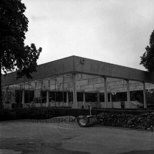 Stormarnhalle: der Rohbau während des Richtfestes