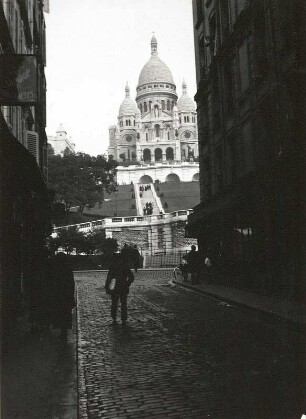 Paris. Montmartre. Blick zur Basilique du Sacré-Coeur