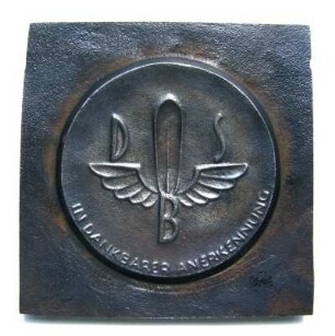 Mater für eine Verdienstmedaille des Deutschen Stenografenbundes : Sammlung Beinhorn. Mater für eine Verdienstmedaille des Deutschen Stenografenbundes. Eisen; Durchmesser 77 mm, Gewicht 216,5 g (nach 1947). Dresden: SLUB R c 0167