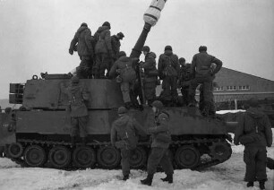 Informationsbesuch des Ausbildungsbataillons 795 von der Mackensen-Kaserne in der US-Kaserne Neureut.