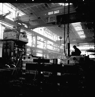 VEB Pressen- und Scherenbau Henry Pels. Produktionshalle mit Brückenkran : Erfurt. VEB Pressen- und Scherenbau Henry Pels. Produktionshalle mit Brückenkran