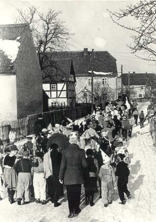 Vogelhochzeit in Malschwitz : Ort: Malešecy / Malschwitz. "Ptači kwas" (Vogelhochzeit). Festumzug durchs Dorf