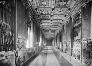 Residenzschloss. Historisches Museum Dresden. Raumaufnahme Gewehrgalerie (Langer Gang)