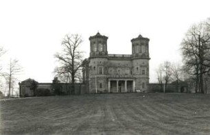 Dresden-Loschwitz, Bautzner Straße 132. Villa Stockhausen (1850/1853; A. Lohse). Gartenansicht von Nordosten