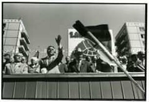 Maidemonstration auf der Karl-Marx-Allee 1986, Tribüne