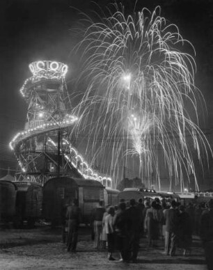 Dresden. Feuerwerk zur Vogelwiese, Ausklang, Ansicht mit Toboggan