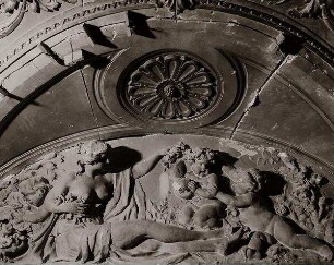 Aus einer Dokumentation zur Installation des Spiegelsaals aus dem ehemaligen Palais Budge im MKG