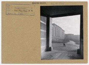 Hinter dem Bauabschnitt C-Süd. Berlin, Friedrichshain, Karl-Marx-Allee (vor 1961 Stalinallee)