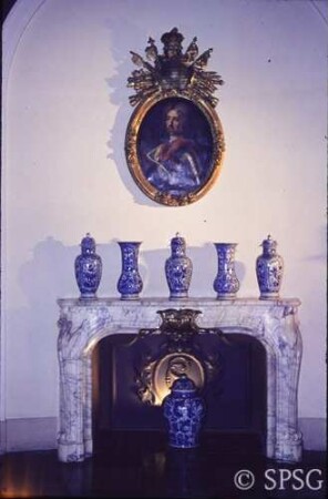 Berlin, Schloss Charlottenburg, Altes Schloss, Ovaler Saal, R. 211, Kamin.
