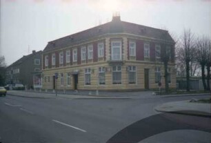 Hauptstraße 10: Eckhaus Gaststätte Bärenwaldt: rechts Einmündung von Steinbeker Weg