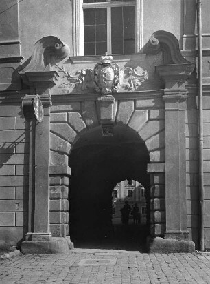 Klagenfurt, Alter Platz. Landhaus. Portal (um 1740)