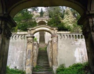 Treppenanlage mit Altan und Sala terrena — Portal zum Treppenaufgang