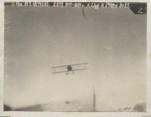 Luftkampf - Fokker im Angriff (2400 m)