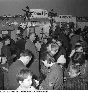 Weihnachtsmann Knappestraße Balkon
