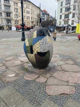 Vase mit farbigem Mosaik