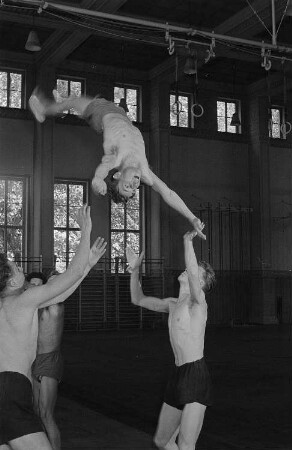 Turner der DHfK (Deutsche Hochschule für Körperkultur)