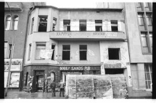Kleinbildnegative: Bülowstr. 89, Tag nach der Räumung, 1981