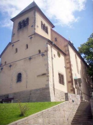 Turm und Langhaus von Südwesten