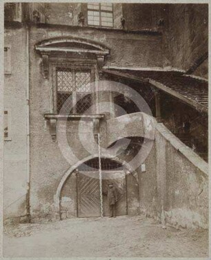Westeingang zum Rathaus Löwenberg