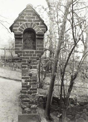 Betsäule : Betsäule. Backstein (1801/1900)