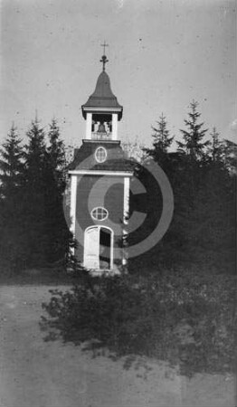 Glockenturm auf dem Waldfriedhof Riga
