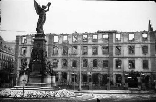 Freiburg i. Br.: Ruine "Karlskaserne" mit Siegesdenkmal