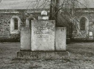 Denkmal für die Gefallenen des 1. Weltkrieges : Denkmal für die Gefallenen des 1. Weltkrieges. Granit (nach 1918). Forst (Lausitz)-Noßdorf