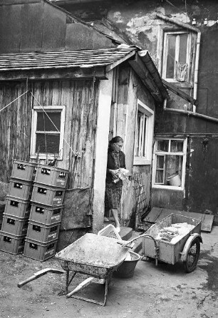 Nächtliche Verwüstung und Zerstörung einer Parterrewohnung in der Durlacher Straße 57.