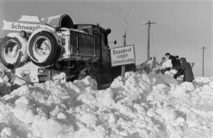 Reportage "Was kostet der Schnee?". Schneepflug im Einsatz