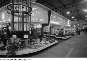 Blick auf die Ausstellungsfläche des VEB Elektrochemisches Kombinat Bitterfeld