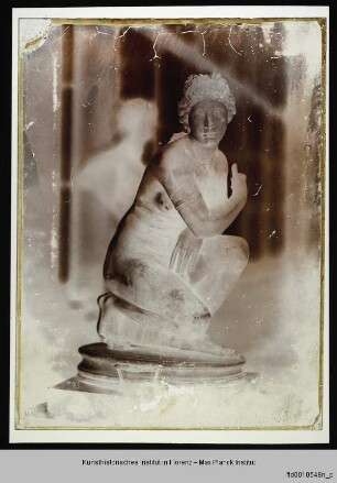 Kauernde Aphrodite
