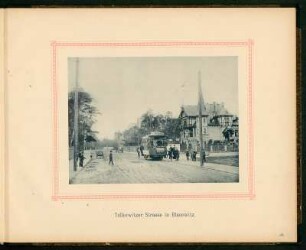 Dresden, Elektrische Strassenbahn Blasewitz-Laubegast, Tolkewitzer Straße : Tolkewitzer Straße in Blasewitz. Abbildungen, Blatt 16 aus: Elektrische Strassenbahn Blasewitz-Laubegast : ausgeführt von der Firma: O.L. Kummer & Co., Dresden, Werkstätten für Elektrotechnik, Mechanik und Maschinenbau in Niedersedlitz bei Dresden. [Dresden: 1893]. Dresden: SLUB 49.2.75