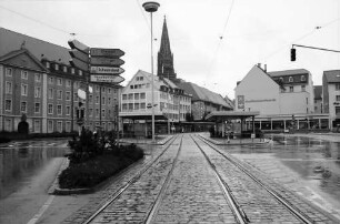 Freiburg: Platz am Siegesdenkmal mit Kaiser-Joseph-Straße