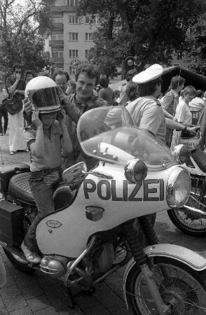 1. Polizeimarkt des Polizeipräsidiums Karlsruhe auf dem Stephanplatz
