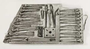 Werkzeugtisch des Kurfürsten Johann Georg I. : Winkelhaken, Durchschläge, Meißel, Feilen, Locheisen, Schrauben, Werkzeugtisch Kf. J.G. I., 17. Jh.