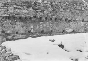 Steinwand : Blick auf eine Steinwand.