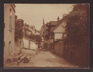 Bruchmauerstraße. Detmold. Blickrichtung Westen, im Hintergrund der Kirchturm von St. Bonifacius. 1890