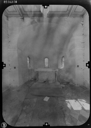 Röblingen am See. Kirche St. Nikolai (Baubeginn 12. Jh.). Inneres nach Osten